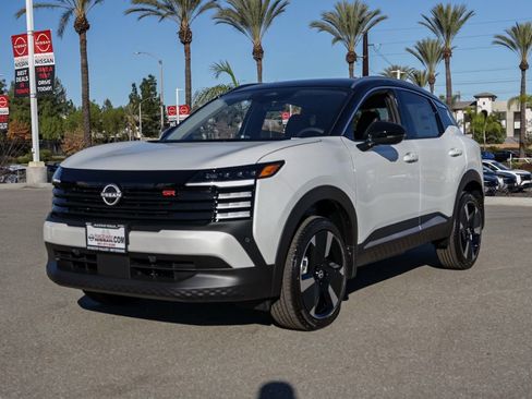 New 2026 Nissan Kicks SR image 8