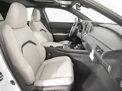 Certified 2025 Lexus UX 300h FWD w/ Accessory Package (Z1) image 17