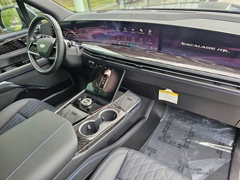 New 2026 Cadillac Escalade IQL Luxury AWD/4WD image 10