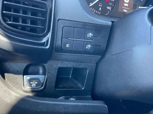 Used 2025 RAM ProMaster 2500 w/ Convenience Group FWD image 21