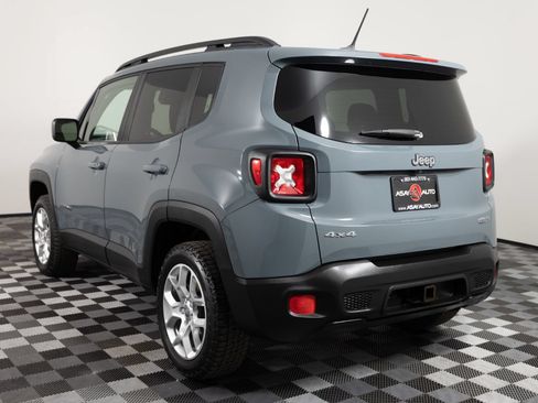 Used 2017 Jeep Renegade Latitude w/ Trailer Tow Group AWD/4WD image 5