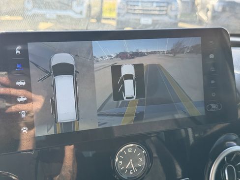 Used 2019 Mercedes-Benz Metris Passenger image 21