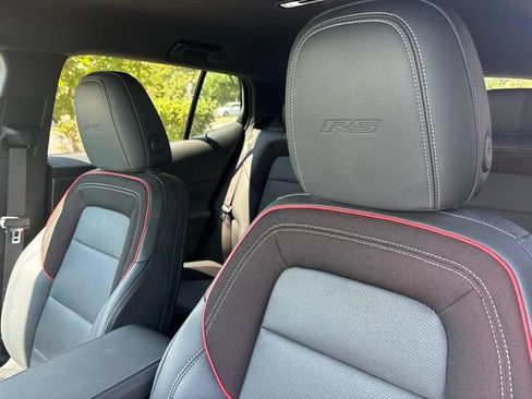 Used 2024 Chevrolet Equinox EV RS FWD image 8