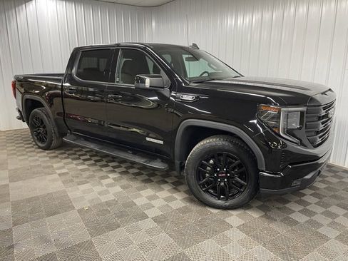 Used 2022 GMC Sierra 1500 Elevation w/ Preferred Package image 1