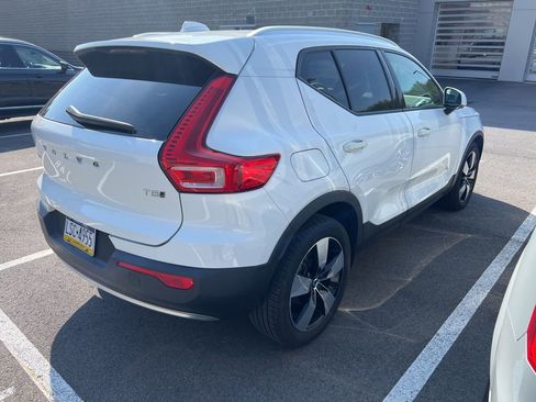 Used 2020 Volvo XC40 T5 Momentum w/ Protection Package Premier AWD/4WD image 10