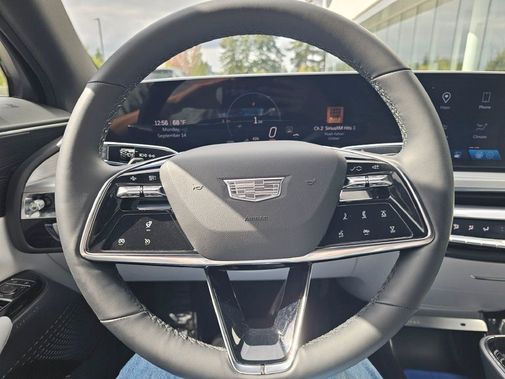 Certified 2024 Cadillac Lyriq Luxury AWD/4WD image 24