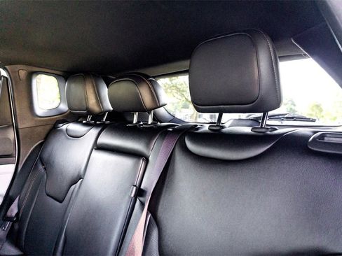 Used 2023 Jeep Compass Limited image 25