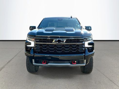 Used 2022 Chevrolet Silverado 1500 ZR2 w/ Technology Package image 2