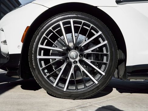 Used 2025 Aston Martin DBX 707 image 3