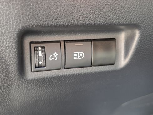 Used 2024 Toyota RAV4 XLE FWD image 25