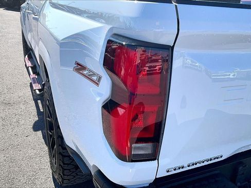 Used 2023 Chevrolet Colorado Z71 w/ Z71 Convenience Package 2 AWD/4WD image 27
