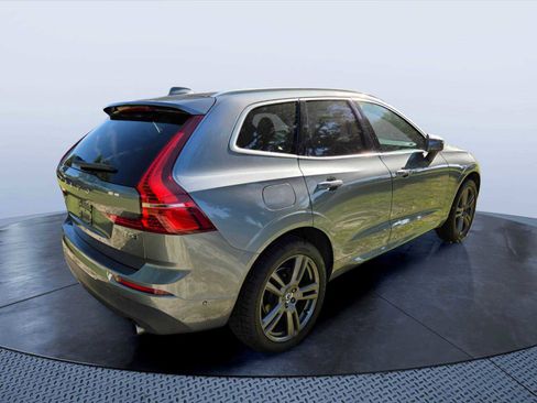 Used 2018 Volvo XC60 T5 Momentum w/ Vision Package AWD/4WD image 3