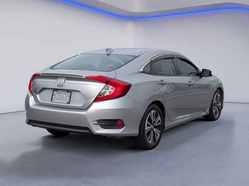 Used 2017 Honda Civic EX-T image 9