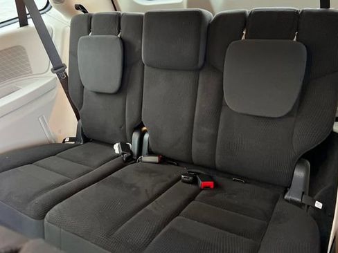 Used 2018 Dodge Grand Caravan SE w/ UConnect Hands-Free Group image 16