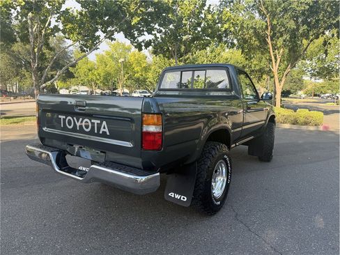 Used 1993 Toyota Pickup Deluxe AWD/4WD image 5