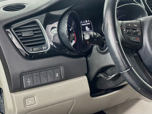 Used 2017 Kia Sedona EX FWD image 16