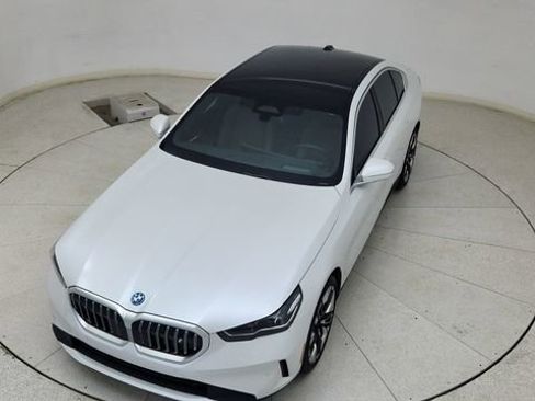 Used 2025 BMW i5 xDrive40 w/ Premium Package AWD/4WD image 81