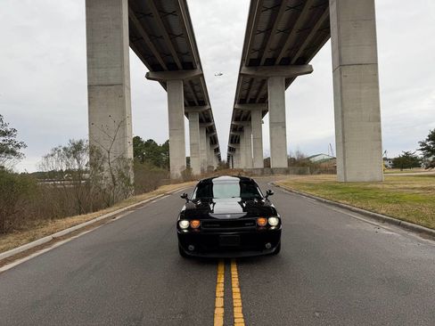 Used 2010 Dodge Challenger SRT8 image 16