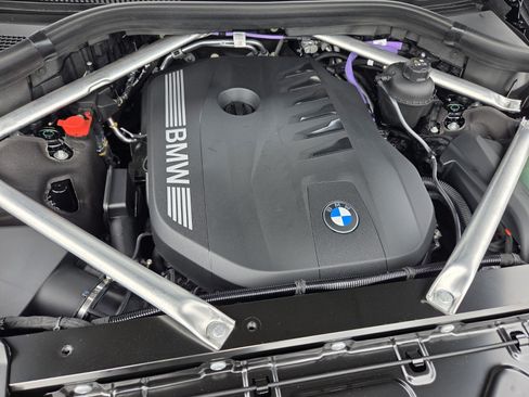 New 2027 BMW X7 xDrive40i w/ Executive Package AWD/4WD image 18