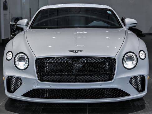 Used 2024 Bentley Continental GT image 4