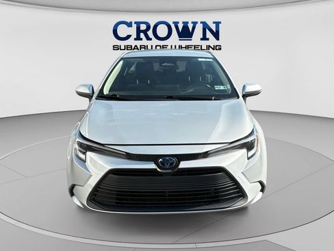Used 2025 Toyota Corolla LE FWD image 8