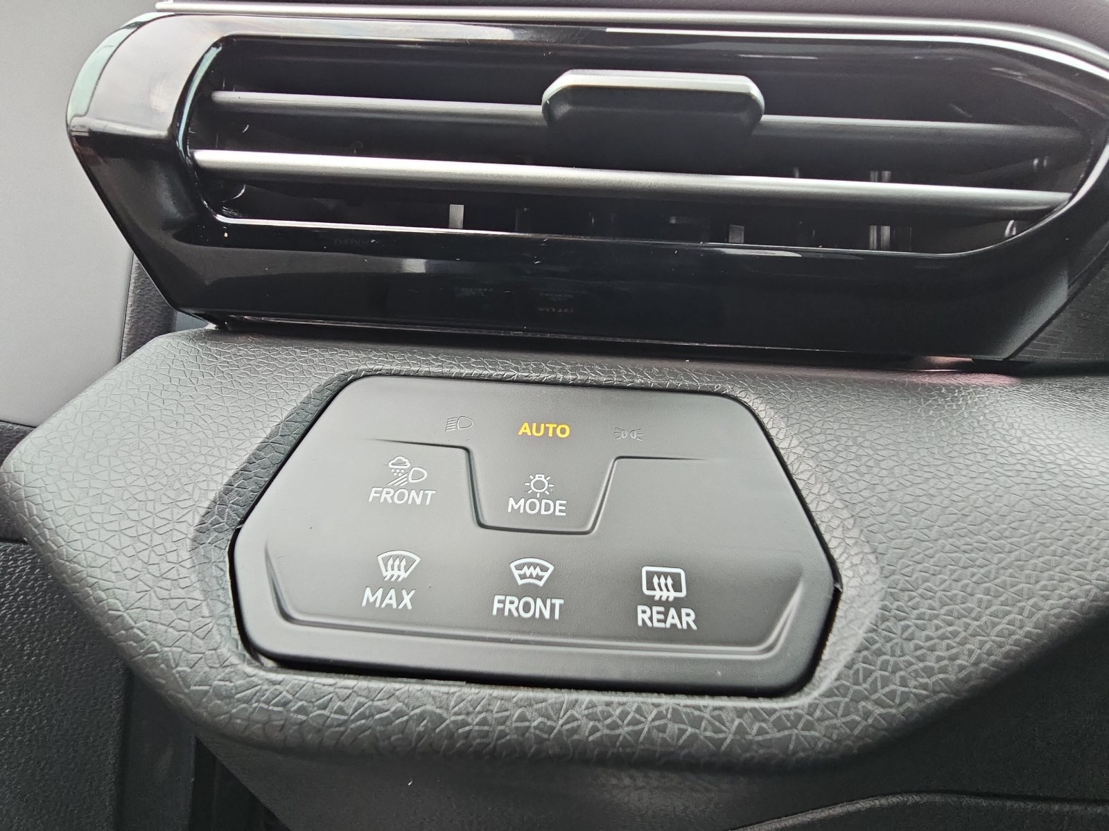 Certified 2023 Volkswagen ID.4 Pro S AWD/4WD image 26