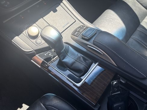 Used 2017 Lexus ES 300h w/ Luxury Package FWD image 26