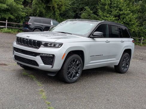 New 2026 Jeep Grand Cherokee Summit w/ Obsidian Package AWD/4WD image 7