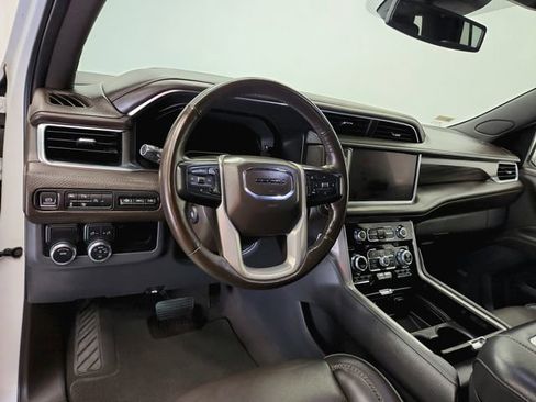 Used 2023 GMC Yukon Denali image 17