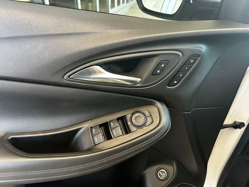 Used 2023 Buick Encore GX Essence w/ Experience Buick Package image 11