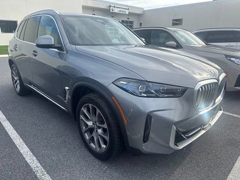 Used 2025 BMW X5 xDrive40i w/ Parking Assistance Package AWD/4WD image 5