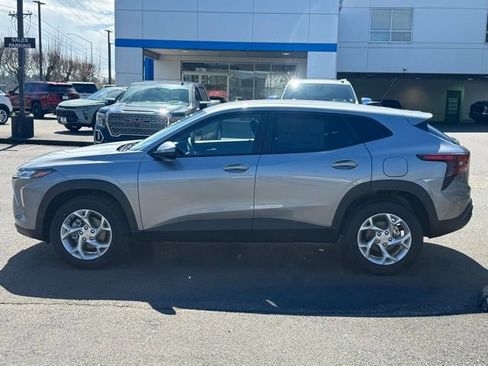 New 2026 Chevrolet Trax LS image 4