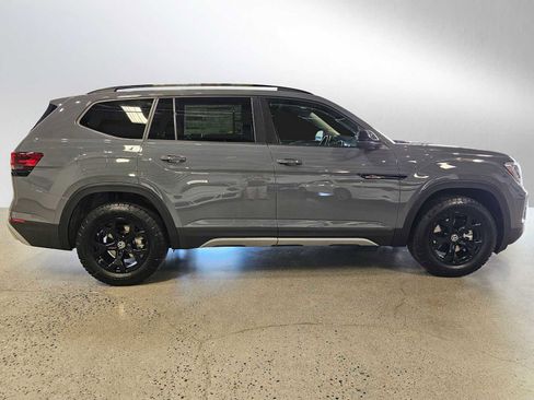 Used 2026 Volkswagen Atlas Peak Edition AWD/4WD image 8