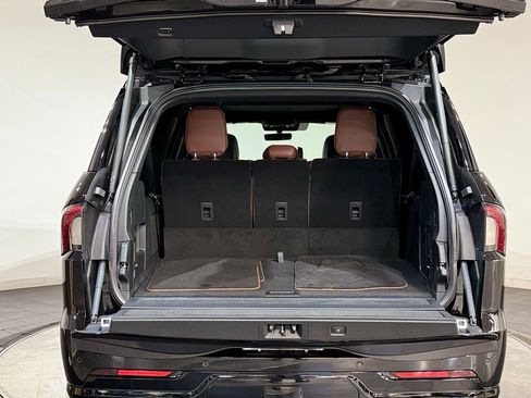 New 2026 Lincoln Navigator L Reserve AWD/4WD image 32