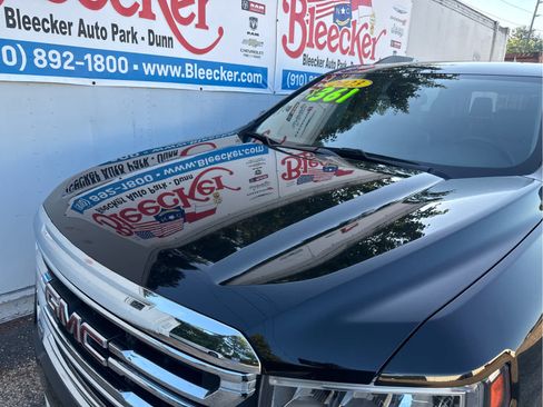 Used 2023 GMC Acadia SLT FWD image 9