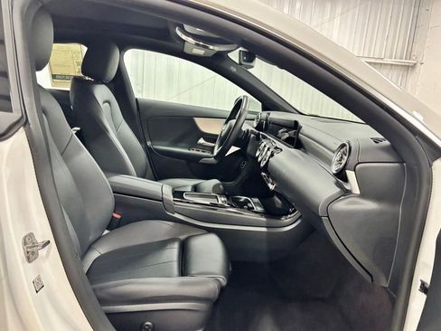 Used 2025 Mercedes-Benz CLA 250 image 21