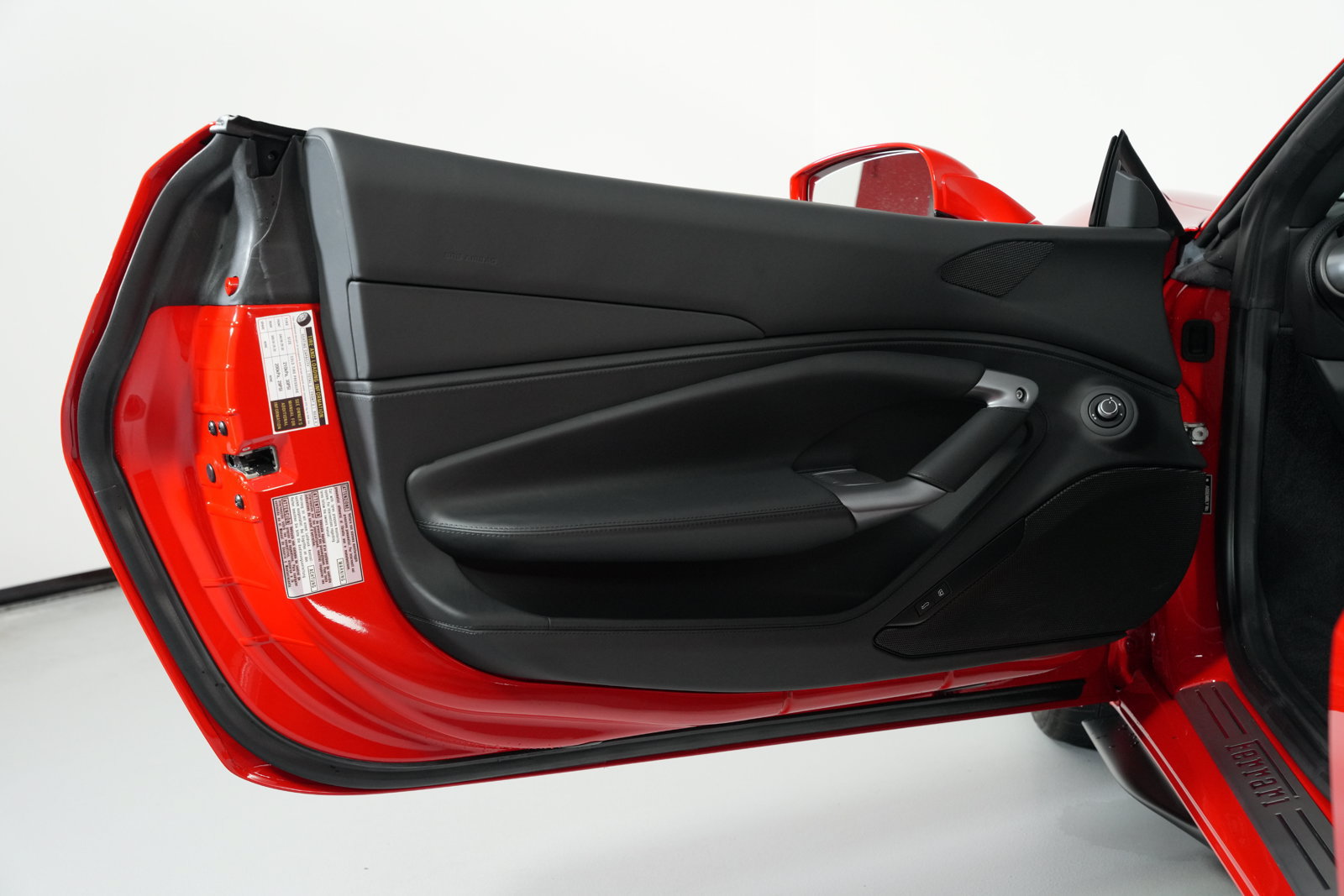 Used 2023 Ferrari F8 Tributo RWD image 28
