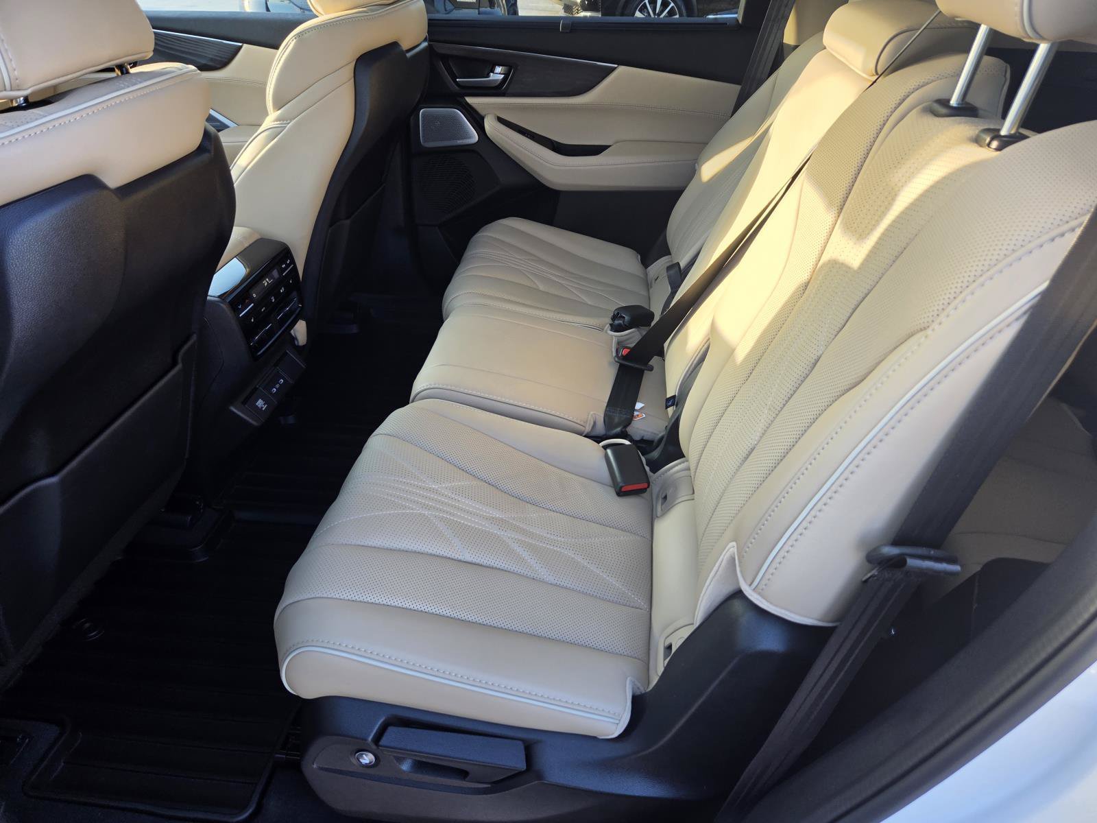 Certified 2026 Acura MDX w/ Advance Package AWD/4WD image 13