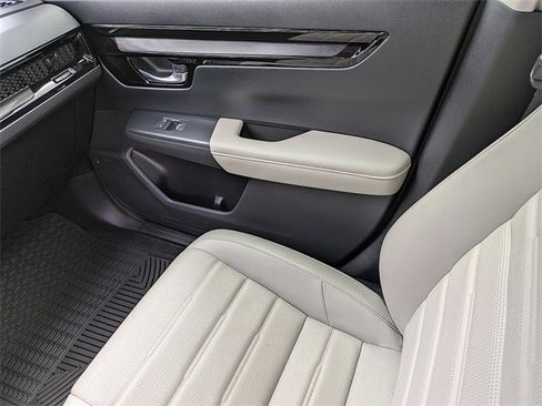 Used 2025 Honda CR-V EX-L image 18