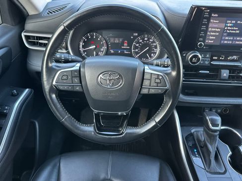 Used 2021 Toyota Highlander XLE image 14