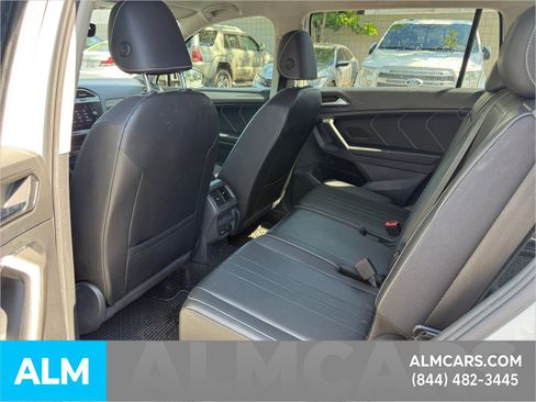 Used 2022 Volkswagen Tiguan SE image 10