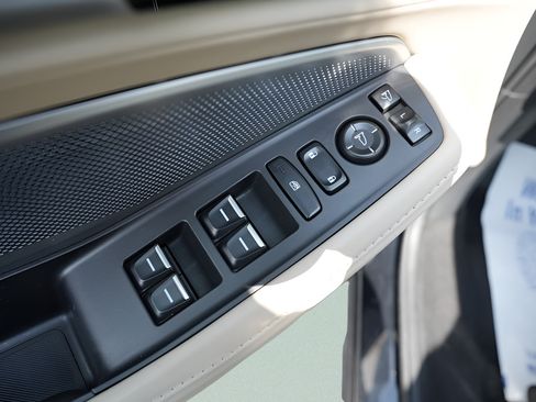 Used 2025 Acura MDX SH-AWD w/ Technology Package image 28