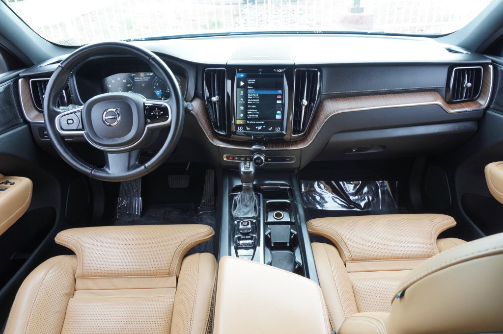 Used 2021 Volvo XC60 T5 Inscription AWD/4WD image 12