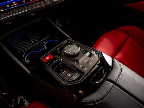 Certified 2025 BMW M5 w/ Carbon Package image 21