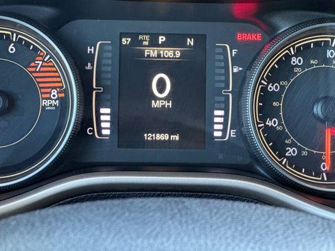 Used 2016 Jeep Cherokee Latitude w/ Cold Weather Group AWD/4WD image 22