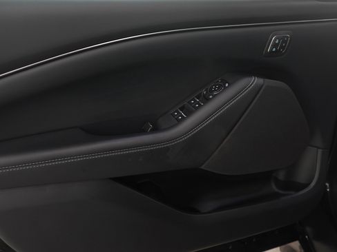 Used 2021 Ford Mustang Mach-E Select w/ Comfort/Appearance Package image 16