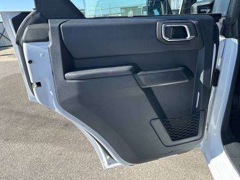 New 2025 Ford Bronco 4-Door image 31