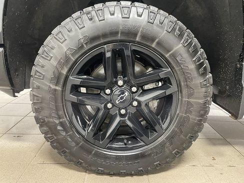 Used 2022 Chevrolet Silverado 1500 Custom Trail Boss AWD/4WD image 7