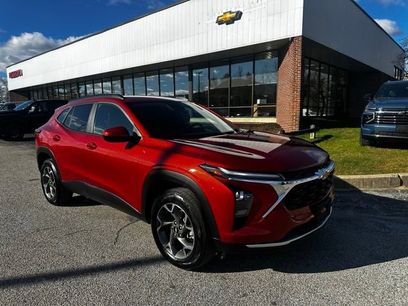 Used 2024 Chevrolet Trax LT w/ Driver Confidence Package