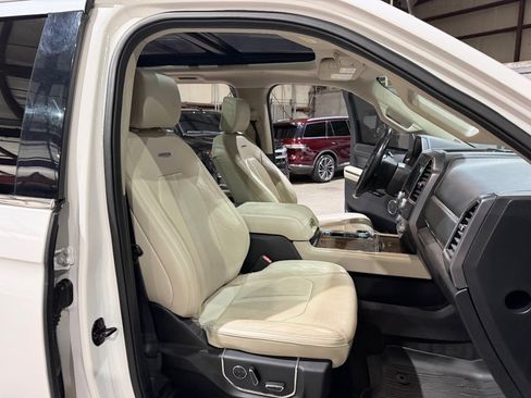 Used 2018 Ford Expedition Platinum RWD image 27